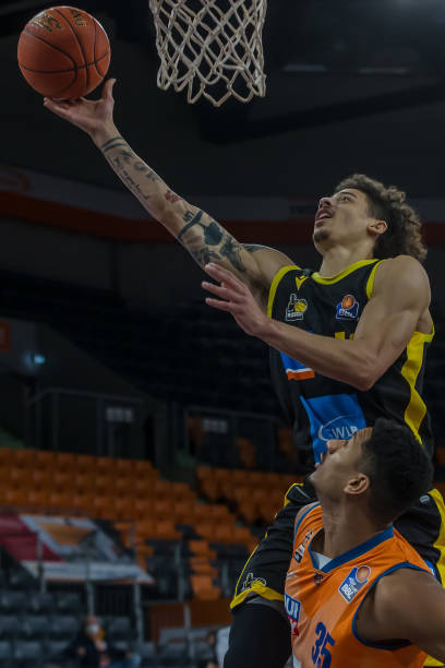 往意味着更 往意味着更